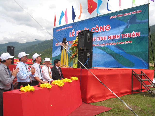 Ninh[-]Thuận[-]mưa[-]ít,[-]các[-]hồ[-]chứa[-]tiếp[-]tục[-]trơ[-]đáy
